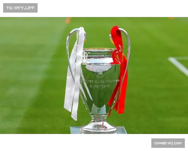 欧冠主题展览在伦敦开幕,展出历届决赛用球与奖杯复刻品